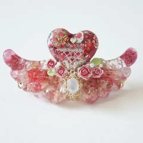 กิ๊บปีก Royal Crown