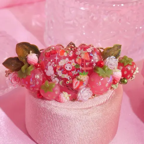 กิ๊บหัวใจ Strawberry Icepop
