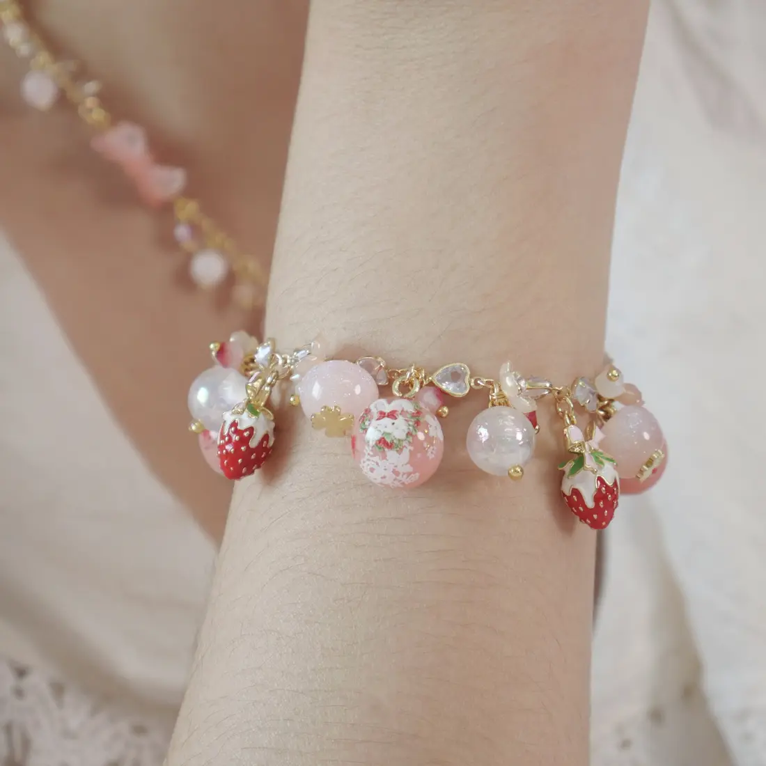 ข้อมือ Strawberry Bunny Ribbon สร้อยข้อมือ MIMEAR