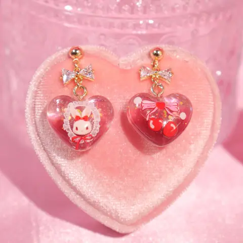ต่างหูหัวใจ Cherry Bunny Lace
