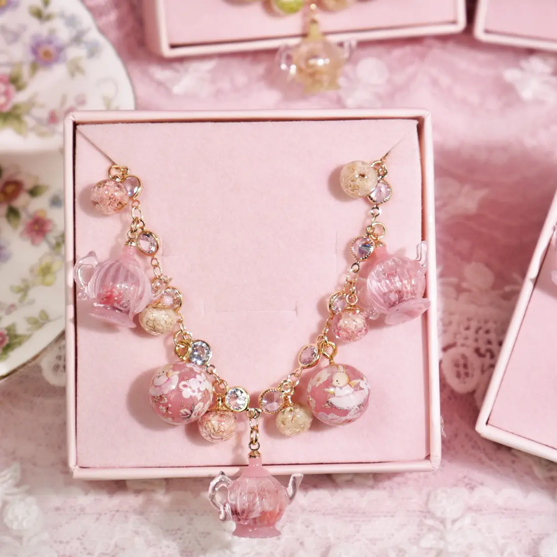 ข้อมือกาชากลมกระต่ายชมพู Floral Teapot สร้อยข้อมือ MIMEAR