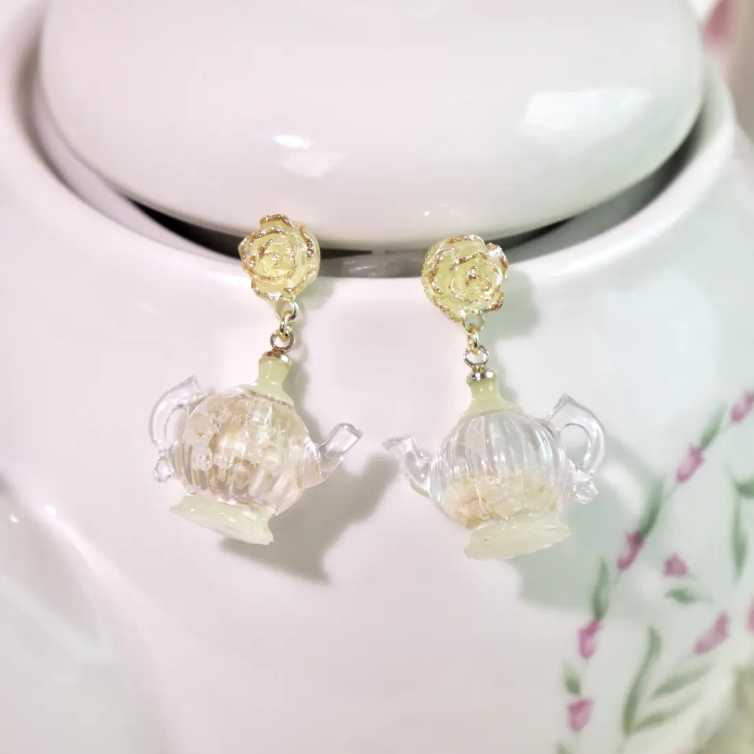 ต่างหูกาชากุหลาบคัสตาร์ด Bunny x Floral Teapot ต่างหู MIMEAR