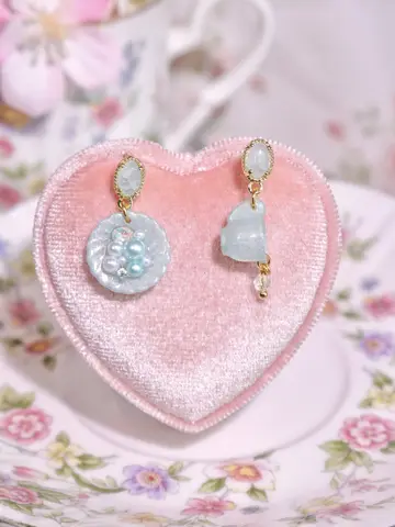 ต่างหูถ้วยจานเดี่ยวเขียวพาสเทล Fleur Glassy Pour
