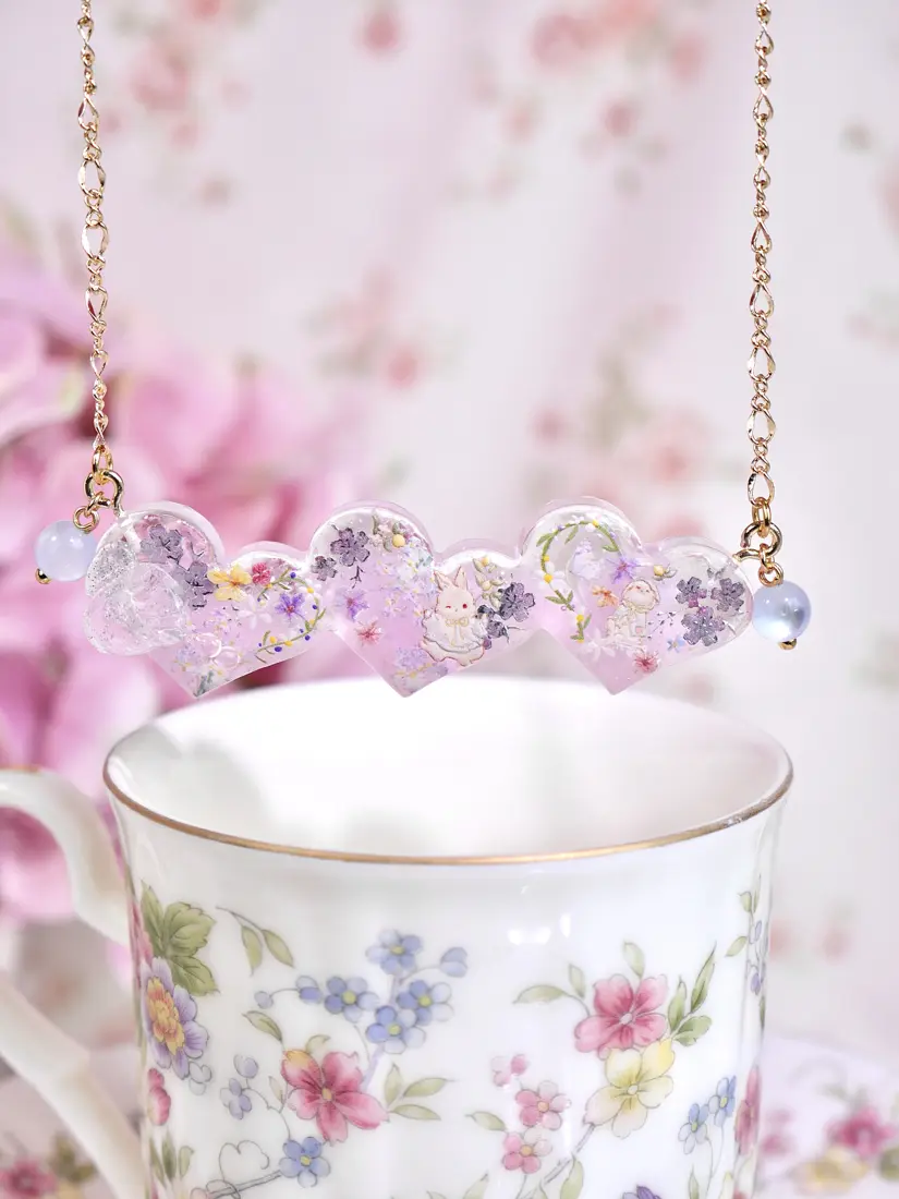 สร้อยคอใจเรียงถ้วยหยดน้ำชา Fleur Glassy Pour สร้อยคอ MIMEAR