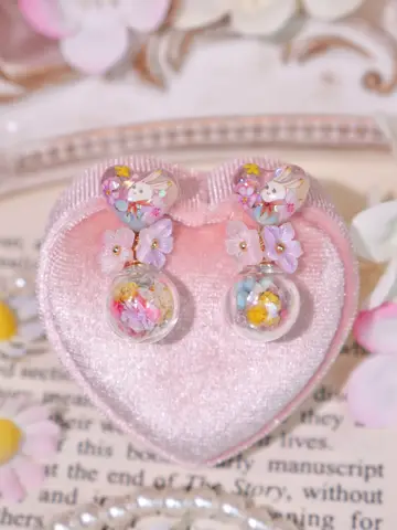 ต่างหู Blooming Globe หัวใจโหลแก้วดอกไม้