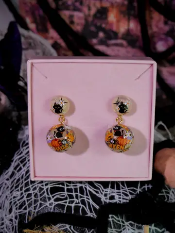 ต่างหูกลมครีม Halloween แคสเปอร์แมวดำ