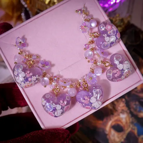 ข้อมือหัวใจม่วงดอกไม้กระต่ายขาว