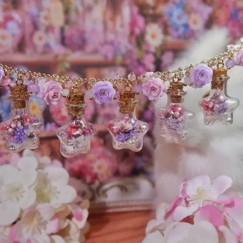 ข้อมือ Blooming Potion โหลดาวดอกไม้ปรุงยาสีอ่อน