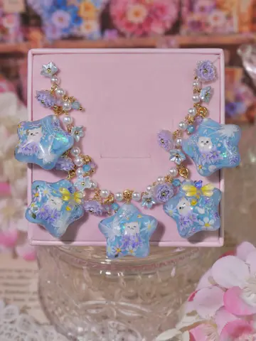 ข้อมือดาวฟ้าดอกไม้ม่วงแมวขาว