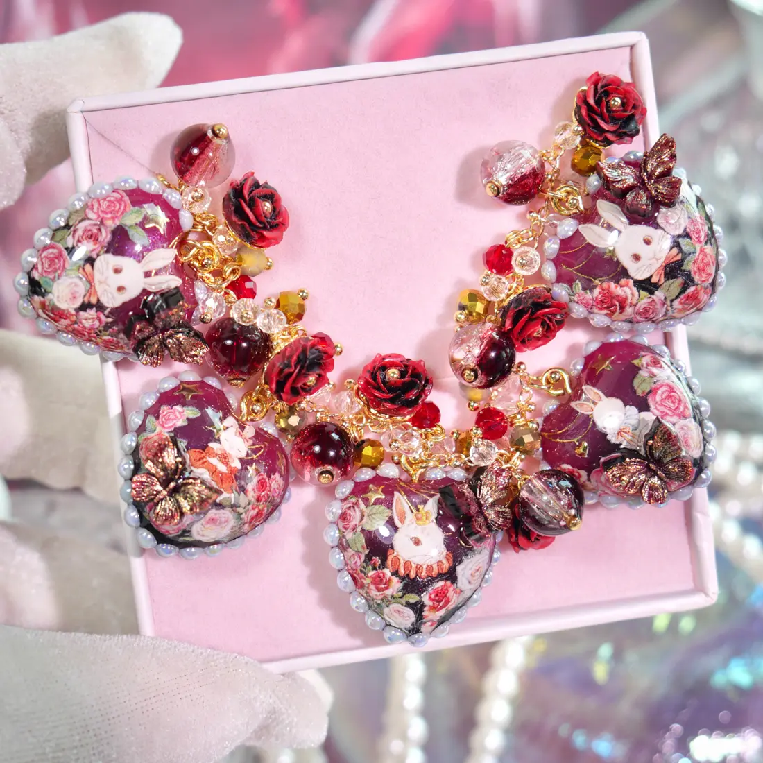 ข้อมือหัวใจแดงดำกระต่ายผีเสื้อล้อมมุก สร้อยข้อมือ MIMEAR