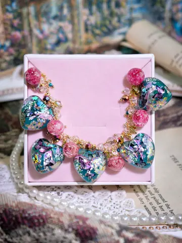 ข้อมือหัวใจมรกตผีเสื้อดอกไม้จริง